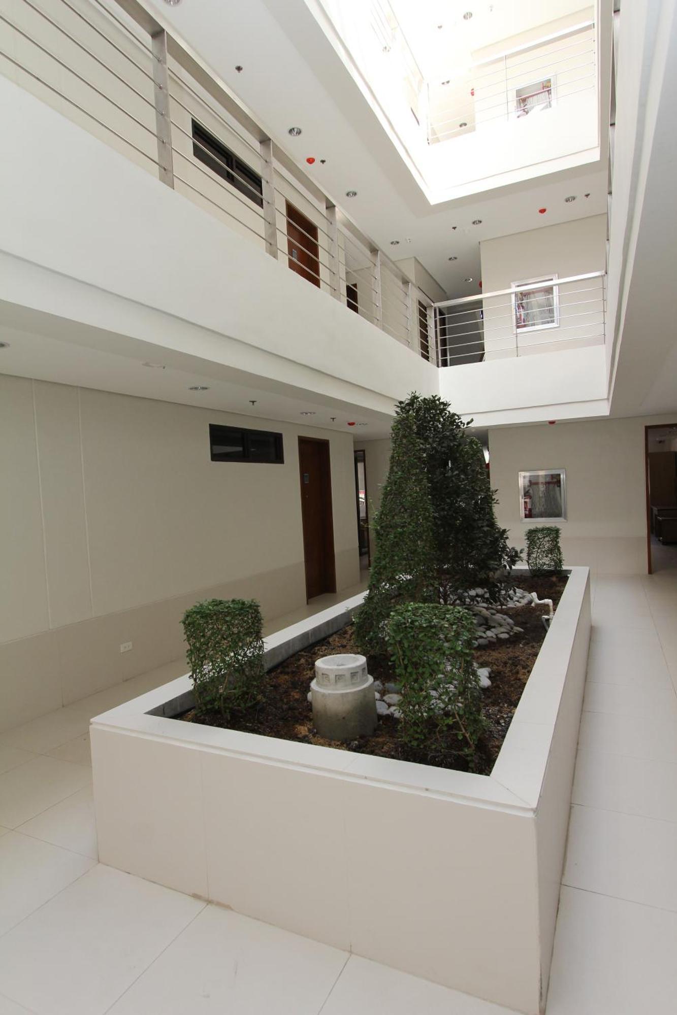 Crown Regency Courtyard Resort Balabag  Екстер'єр фото