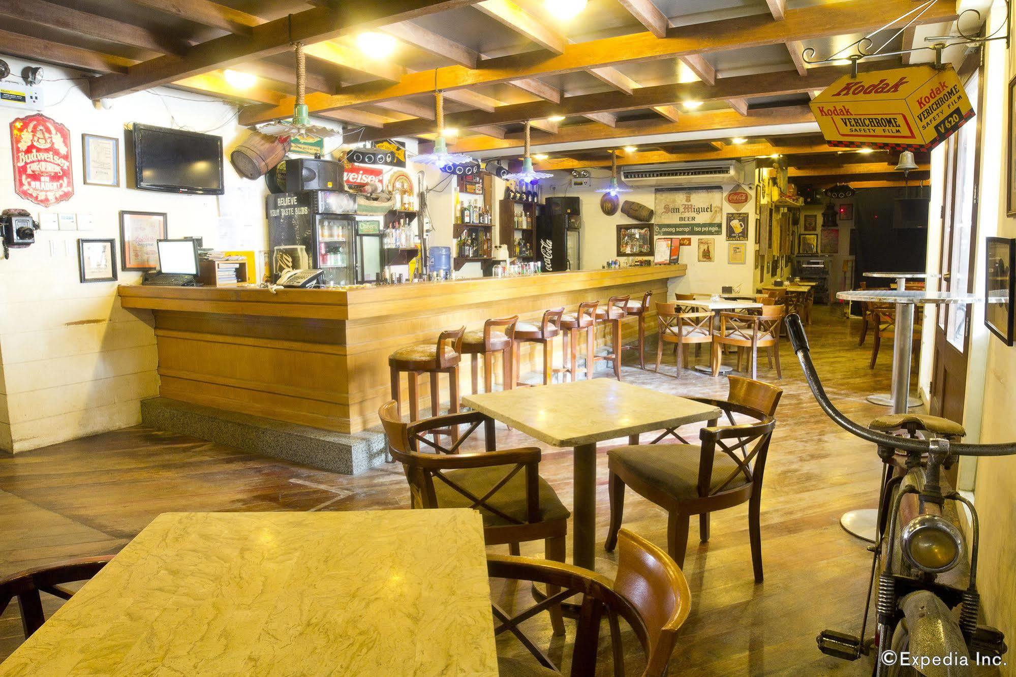 Crown Regency Courtyard Resort Balabag  Екстер'єр фото