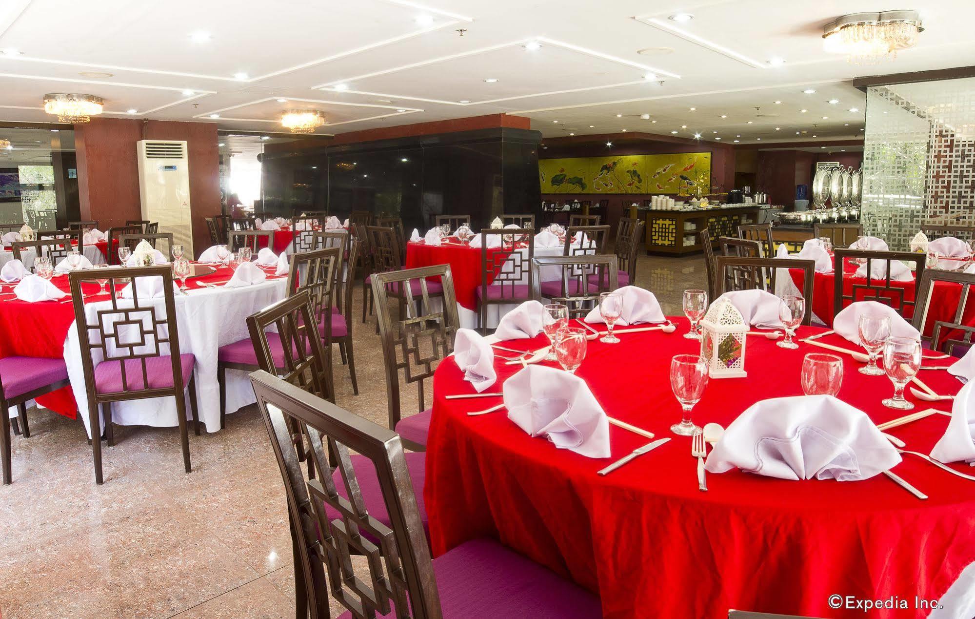 Crown Regency Courtyard Resort Balabag  Екстер'єр фото